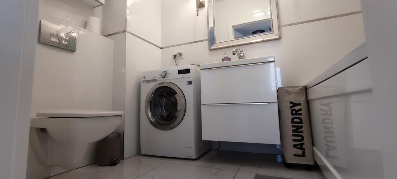 Labo Apartment Fort Wola Варшава Екстериор снимка