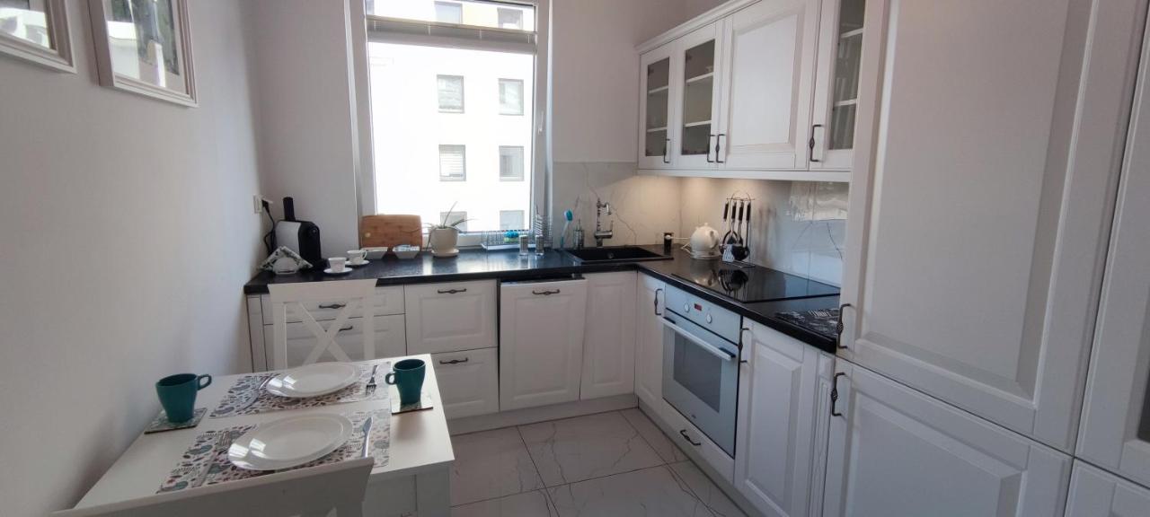 Labo Apartment Fort Wola Варшава Екстериор снимка